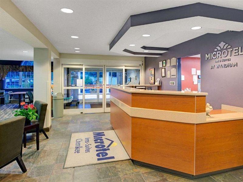 Microtel Inn & Suites By Wyndham Cherokee Zewnętrze zdjęcie