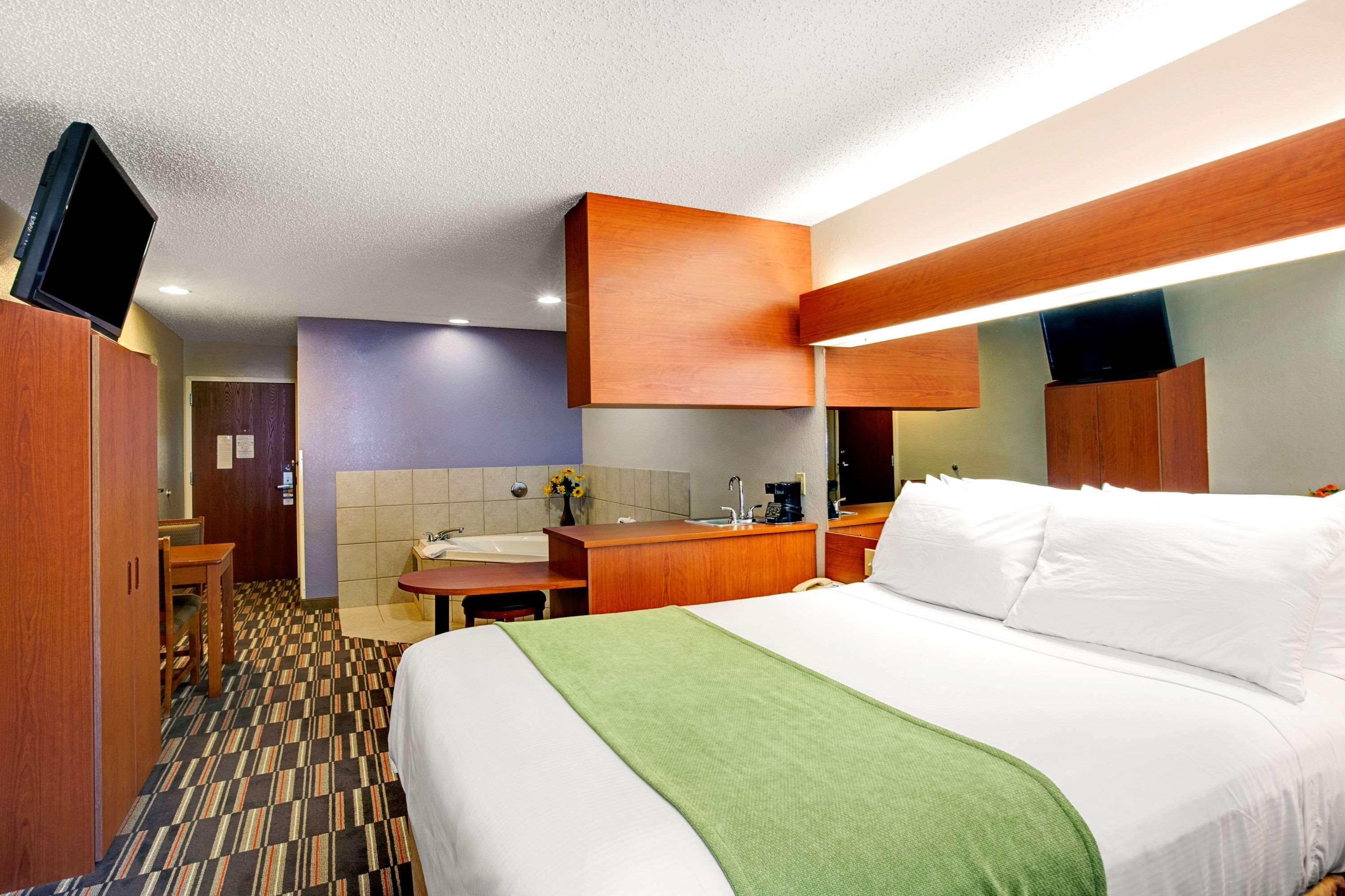 Microtel Inn & Suites By Wyndham Cherokee Zewnętrze zdjęcie